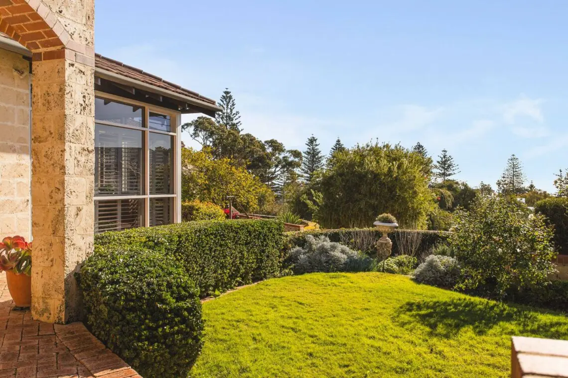 a5561dfd 243c 4f8d a627 c0396c91f7ba