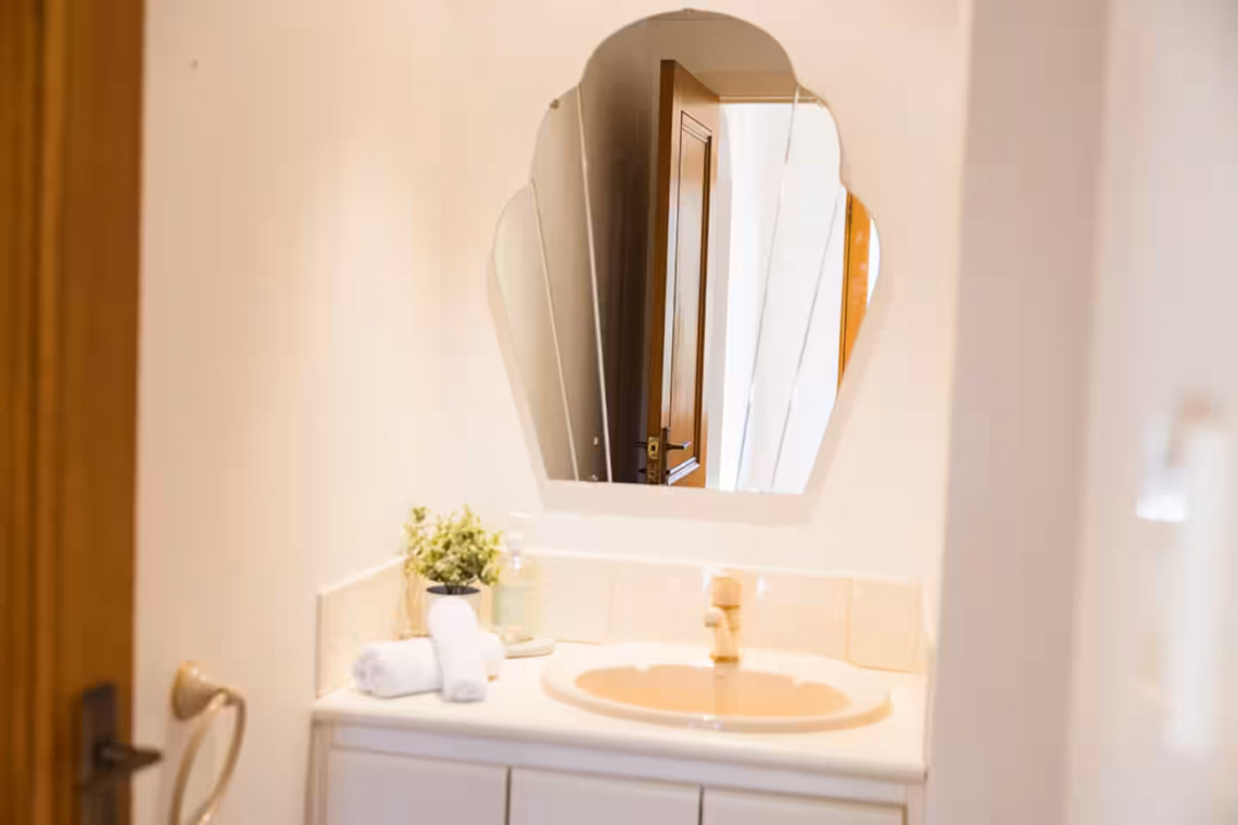 6e8e55b3 f45d 4fd4 8dfa 4d9899f56b13